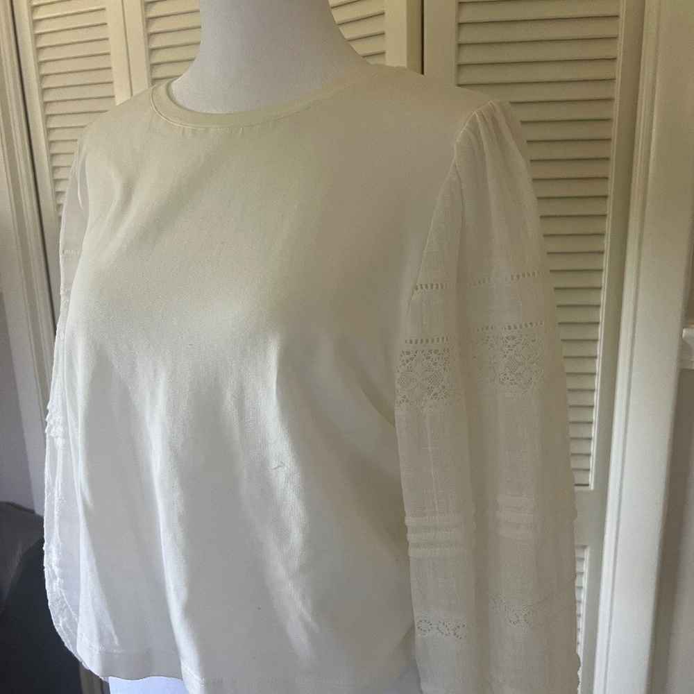 linen and lace sleeves a love a knit top size L